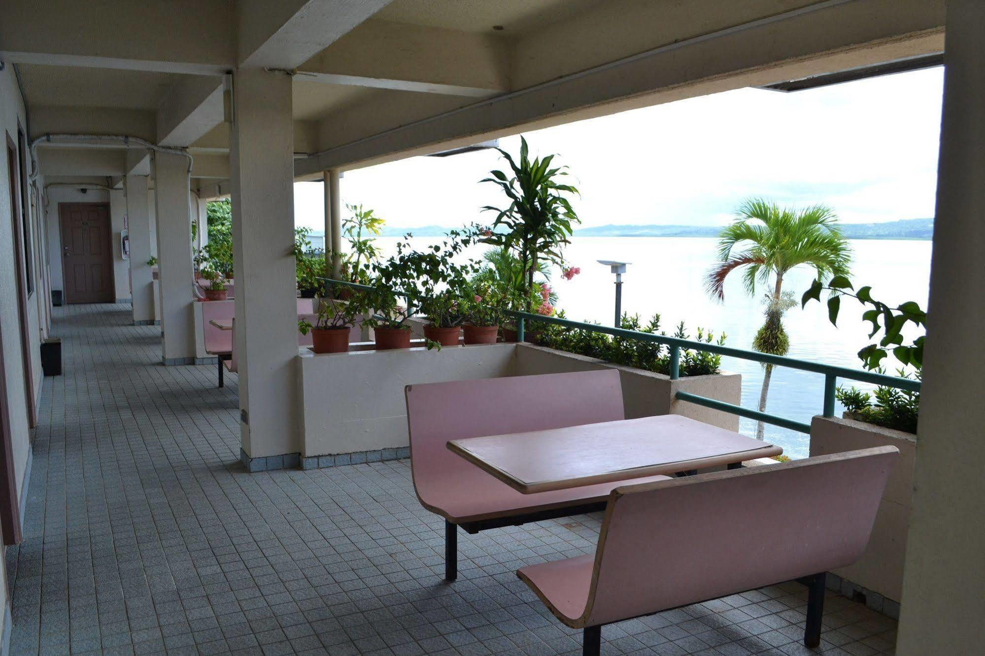 West Plaza By The Sea Hotell Koror Eksteriør bilde